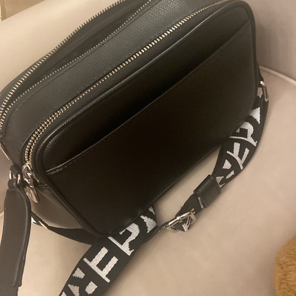 Karl Lagerfeld crossbody bag. - Picture 8 of 8